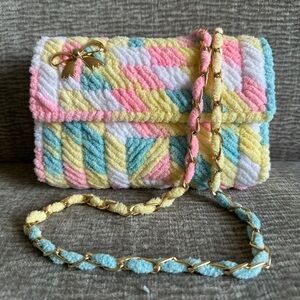 Handmade Plush Yarn Crossbody Bag – Pastel Multicolor